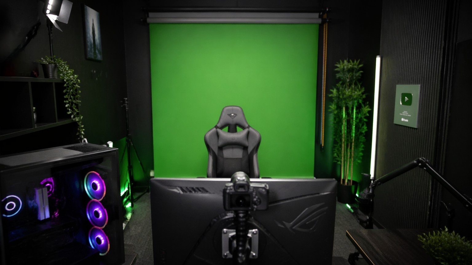 Inside the Studios of Top YouTubers: How the Pros Build Their Setups